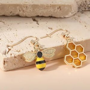 NWT Bee & Honeycomb 22K gold plated mismatched drop earrings new with tags